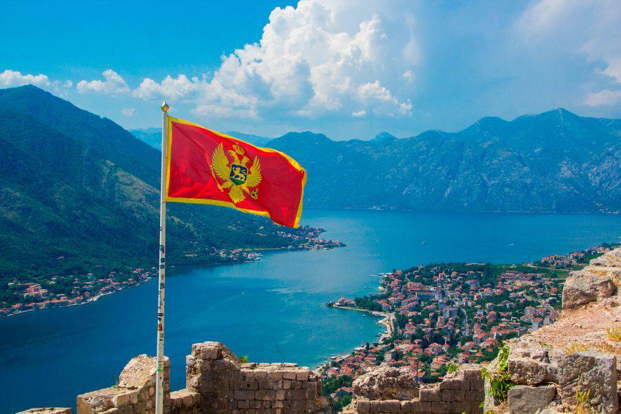 Черногория отменила временный безвизовый режим для граждан Узбекистана