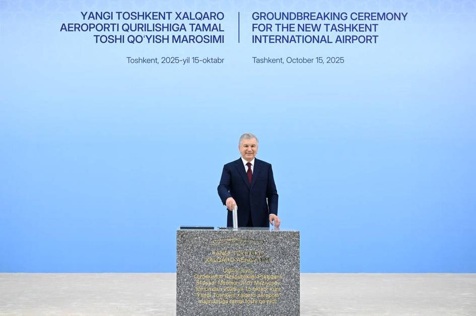Shavkat Mirziyoyev yangi Toshkent xalqaro aeroporti poydevoriga kapsula qo‘yib, qurilishini boshlab berdi (foto)