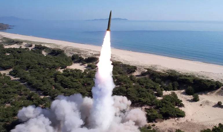 Shimoliy Koreya ballistik raketalar uchirdi
