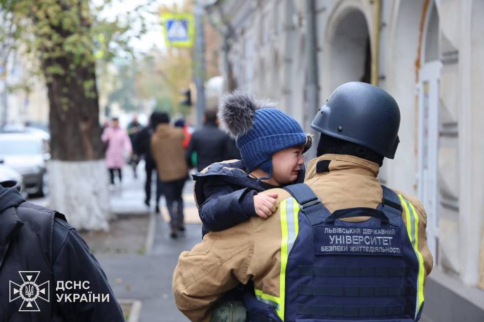 Российский беспилотник нанес удар по детскому саду в Харькове