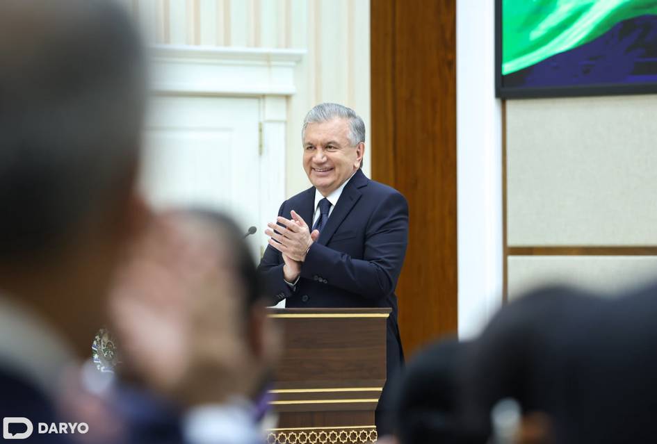 Шавкат Мирзиёев поздравил сотрудников и ветеранов органов внутренних дел