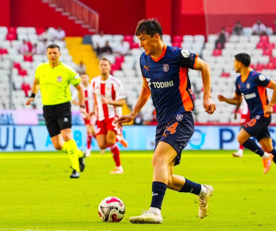 Turkiya chempionati. Eldor Shomurodov “Antalyaspor”ga qarshi bahsda dubl qayd etdi. “Bashakshehir”dan yirik g‘alaba
