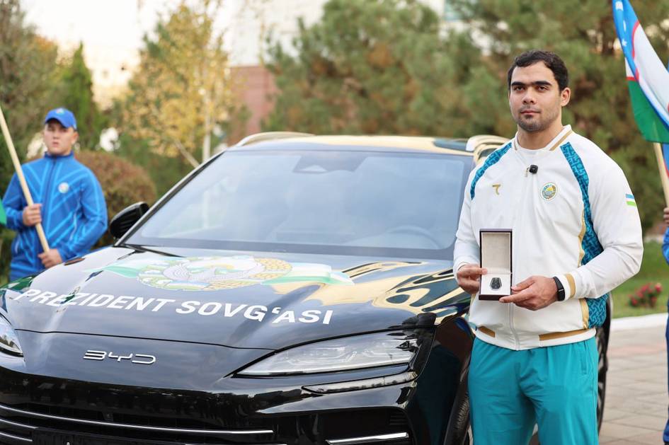 Og‘ir atletikachi Akbar Jo‘rayevga prezident sovg‘asi — BYD topshirildi