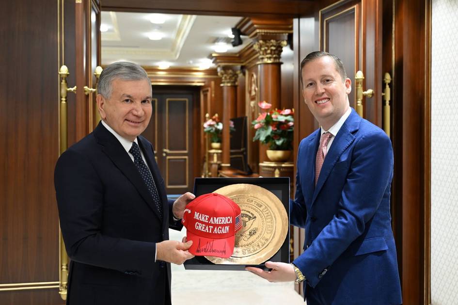 Uzbekistan’s President Mirziyoyev receives U.S. delegation