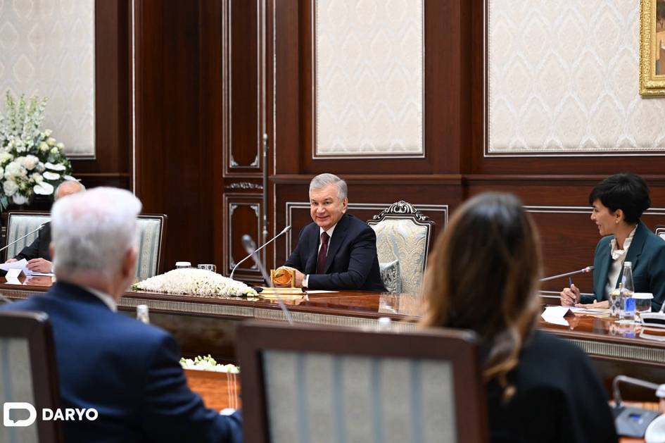 Президенты Узбекистана и Сербии провели переговоры с участием официальных делегаций