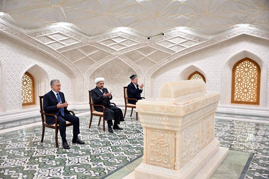 Шавкат Мирзиёев прибыл в Самарканд (фото)