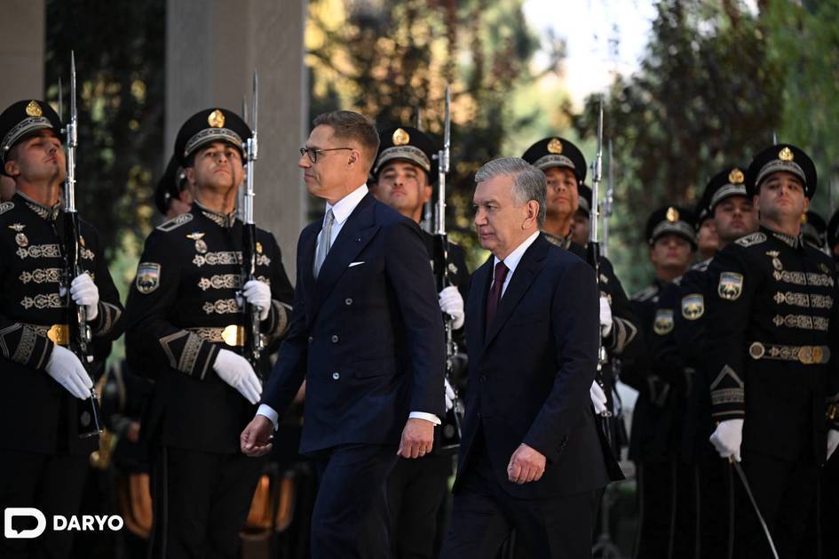 В Ташкенте состоялась торжественная церемония встречи президента Финляндии (фото)