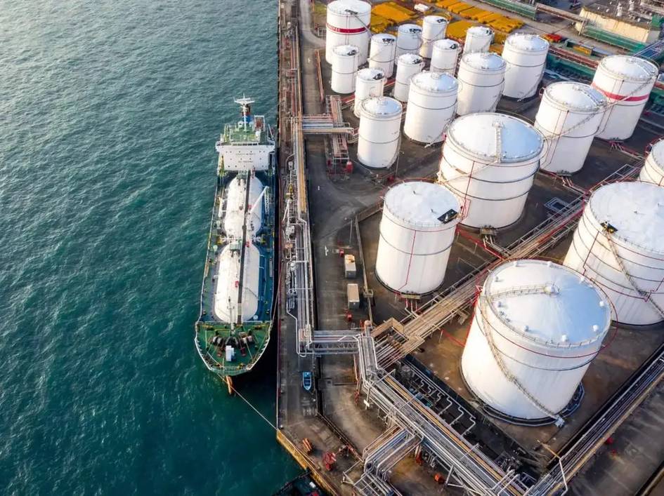 Hindiston AQSH bosimiga qaramay rus neftini yana sotib olishni boshladi — Reuters