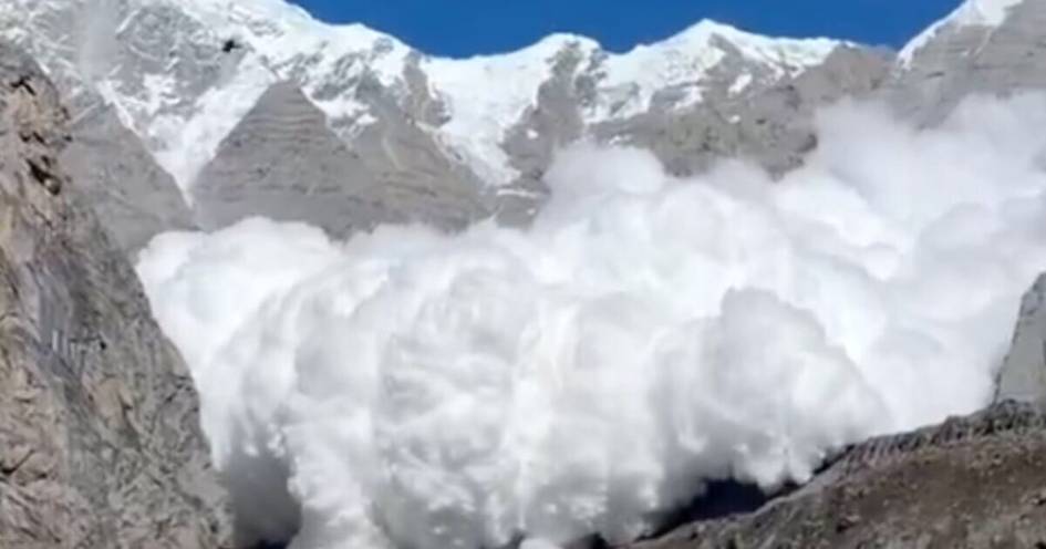 Himolayda qor ko‘chdi: uch kishi halok bo‘ldi, sakkiz kishi bedarak yo‘qoldi (video)