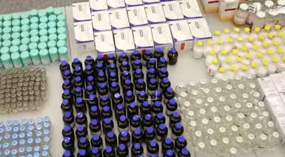 В аэропорту Ташкента гражданин попытался провезти контрабандные лекарства, выдав себя за паломника