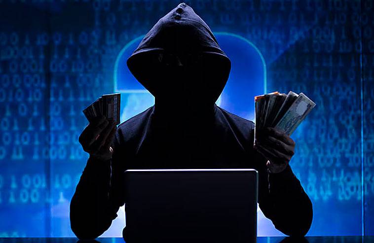 Туркиядан 20 ёшли ўзбекистонлик киберфирибгар депортация қилинди