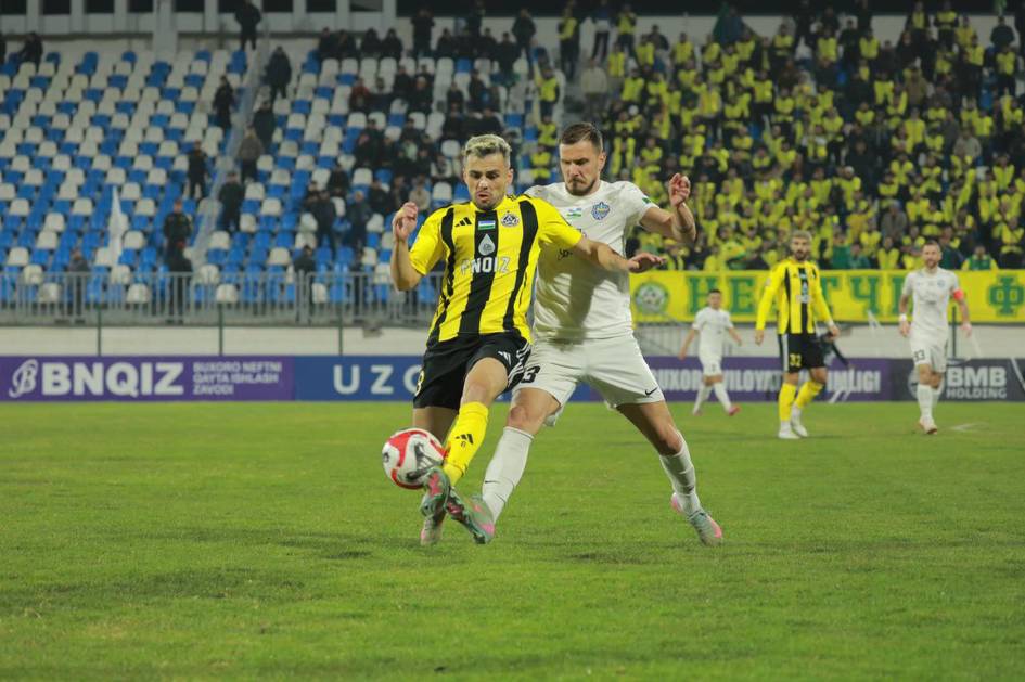 Суперлига. “Нефтчи” дуранг ўйнади. “ОКМК” “Навбаҳор” дарвозасига 3 та гол урди