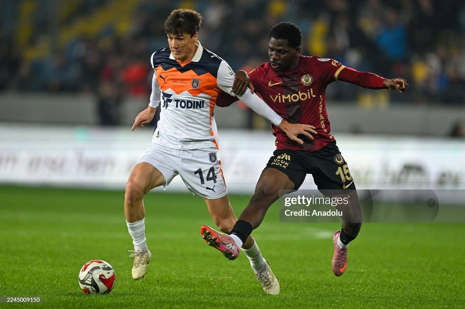 Элдор Шомуродов Туркия Суперлигаси тўпурарига айланиб олди (фото)