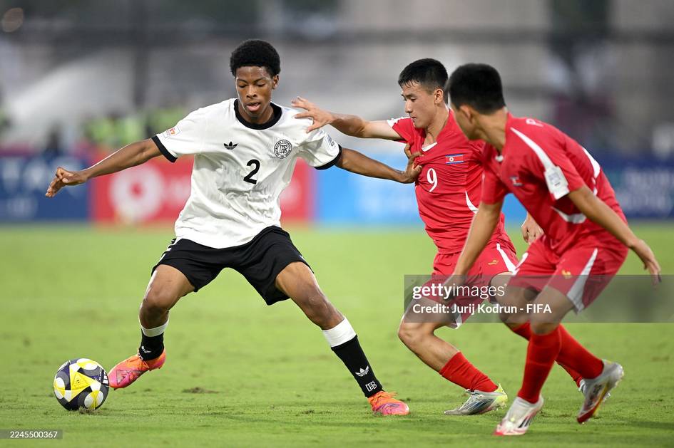 U-17 Жаҳон чемпионати. КХДР Германия билан дуранг ўйнади. Бразилиядан навбатдаги йирик ғалаба, Англия эса 8 та гол урди