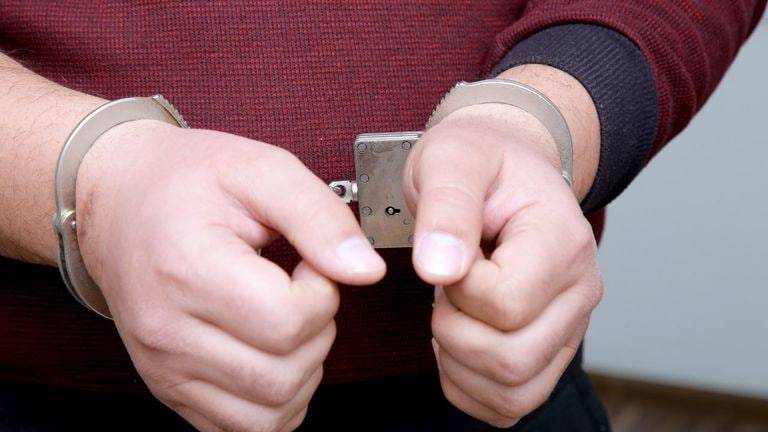 Қашқадарёда 31 ёшли эркак янгасига шилқимлик қилгани учун 4 суткага қамалди