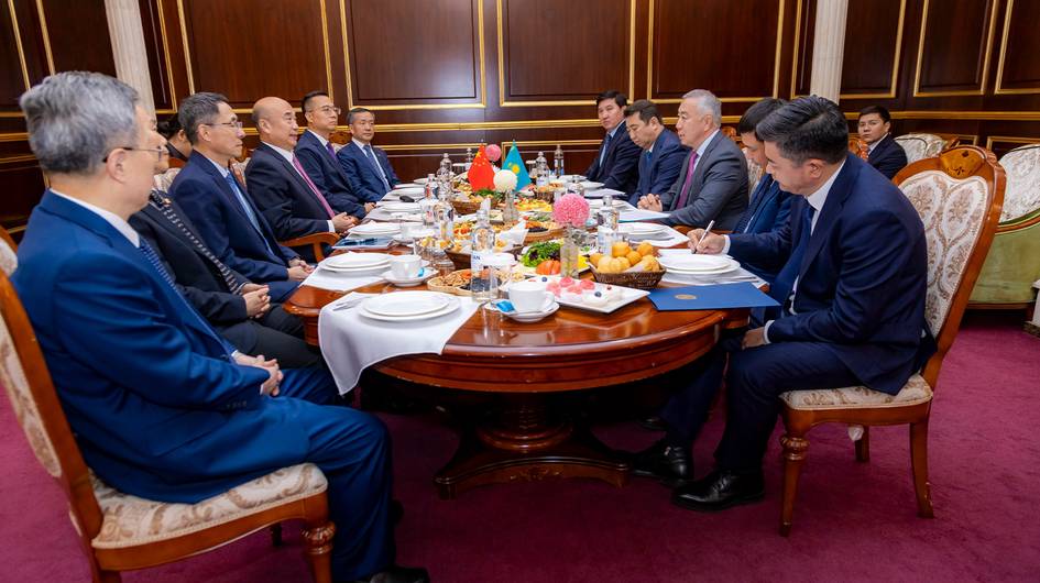 Kazakhstan, China discuss expanding trade and agricultural cooperation