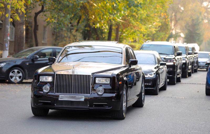 Наманганда тўй кортежлари ортидан 50 нафар ҳайдовчи жаримага тортилди