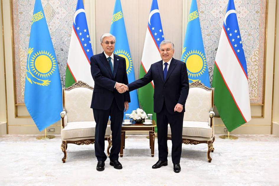 Uzbekistan, Kazakhstan strengthen partnership as President Tokayev arrives in Tashkent