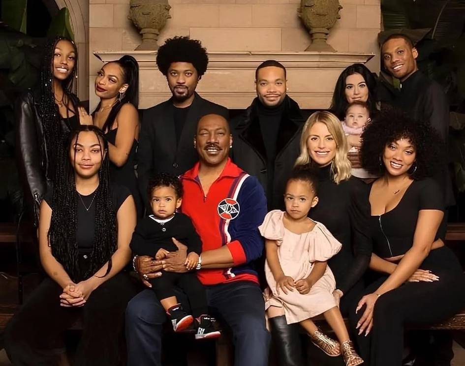 64 ёшли Эдди Mёрфи ўн нафар фарзанднинг отаси бўлиш қандай эканлиги ҳақида сўзлаб берди