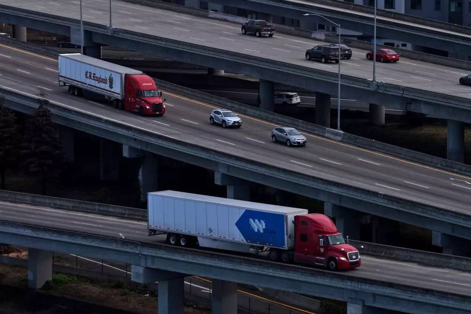 AQSHda 17 ming nafar immigrant trak haydovchilarning litsenziyasi bekor qilinadi