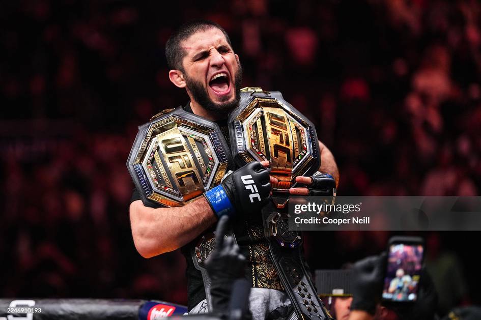 Ислом Махачев Жек Делла Маддаленани мағлуб этиб, UFC’нинг ярим ўрта вазн чемпионига айланди