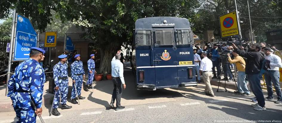 Ҳиндистонда судлар ва полиция мактабларига сохта бомба хабарлари келиб тушди