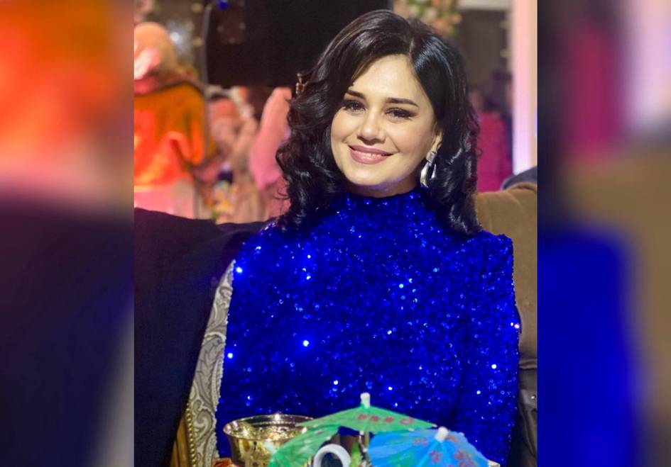 “Yaxshi erkak xotinining orqasidan likillab, pul topmaydi”. Nargiza Abdullayeva san’atni blogerlardan qizg‘anishi haqida