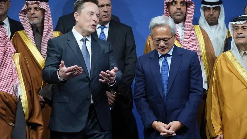 Ихтиёрий иш ва аҳамиятсиз пул: Илон Маск келажак тасаввурлари билан бўлишди