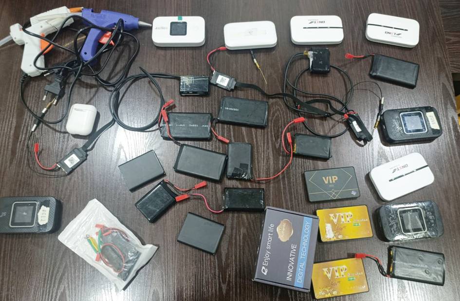 В Намангане раскрыли «бункер», откуда учителям дистанционно помогали проходить аттестационные экзамены