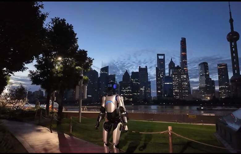 Хитойда одамсимон робот 106 км масофани босиб ўтиб, Гиннеснинг янги рекордини ўрнатди