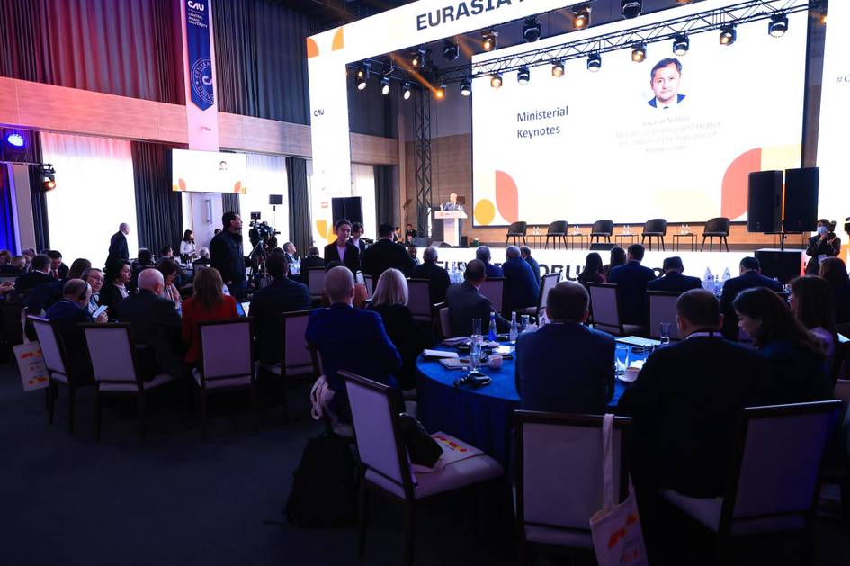 “Бирлашмасак енгиламиз”. Тошкентда илк бор Евросиё олий таълим форуми иш бошлади