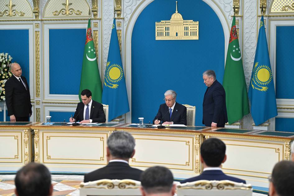 Kazakhstan, Turkmenistan expand cooperation with series of agreements