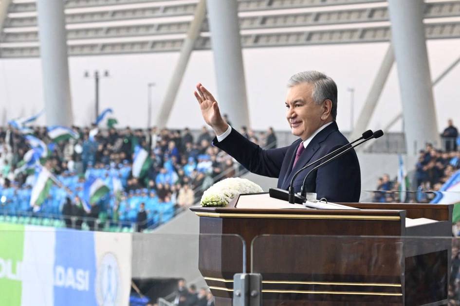 Shavkat Mirziyoyev Prezident olimpiadasining ochilishidagi nutqini to‘xtatib Javohir Sindorovni qutladi (video)