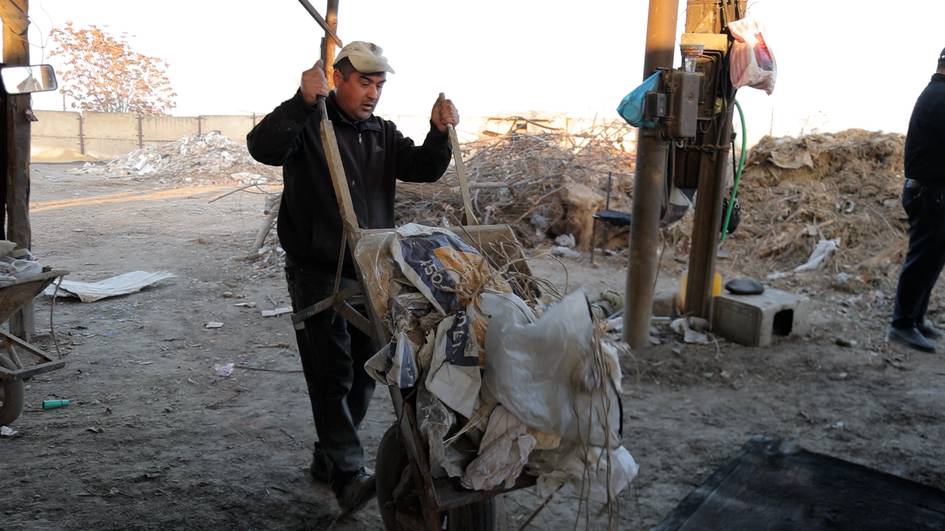 Yangiyoʻlda chiqindi yoqib havoni zaharlayotgan gʻisht zavodi yopildi