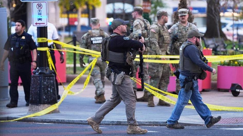 У Белого дома в Вашингтоне произошла стрельба, погибли двое военных (видео)