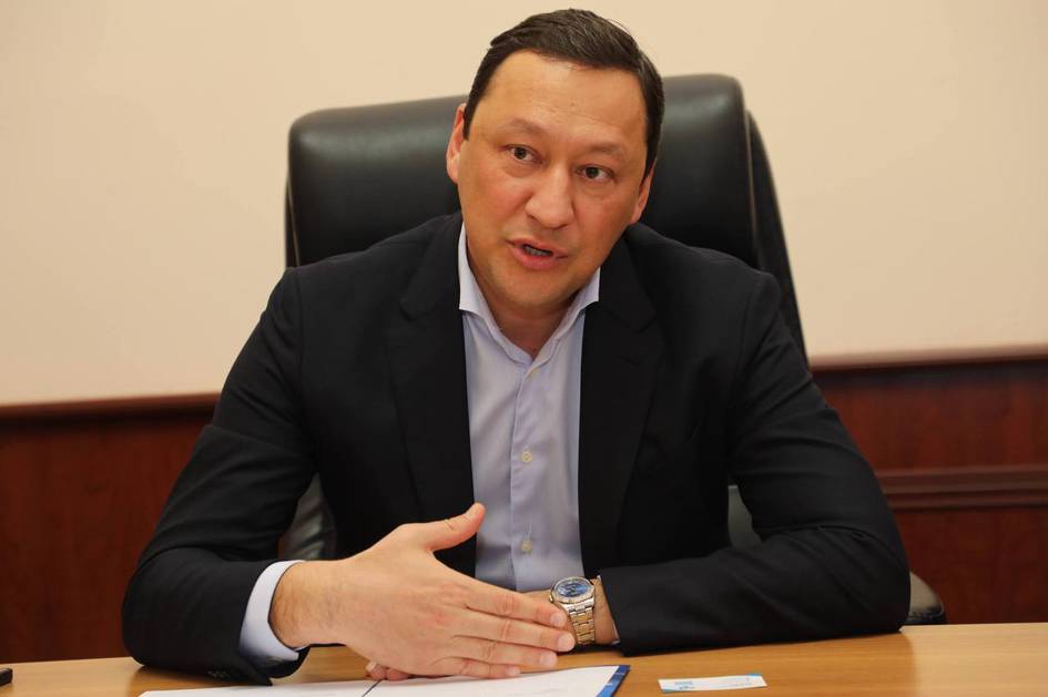 “Поездларга чипталар асл нархидан икки баравар арзон сотиляпти” — Ҳикматулла Раҳматов