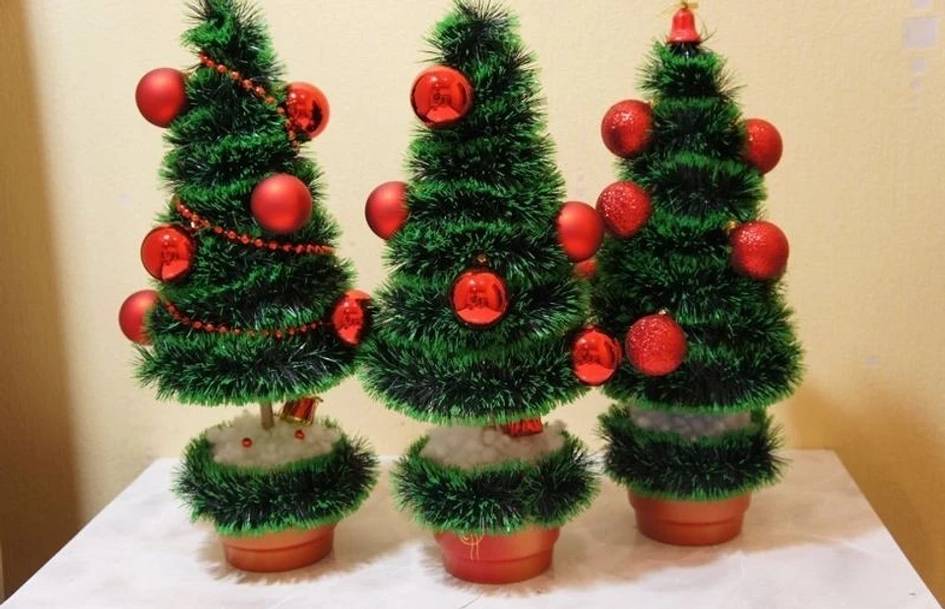 Байрам яқин: уй шароитида ноодатий арча ясаш учун лайфҳаклар (фото)