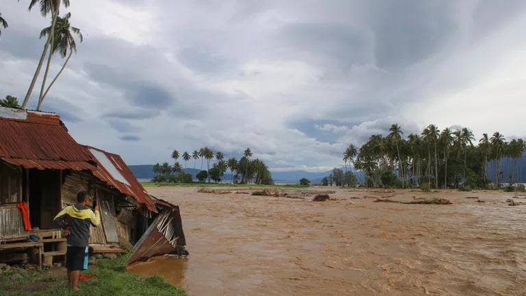 Starlink Indoneziyadagi suv toshqinidan jabrlanganlarga yordam beradi