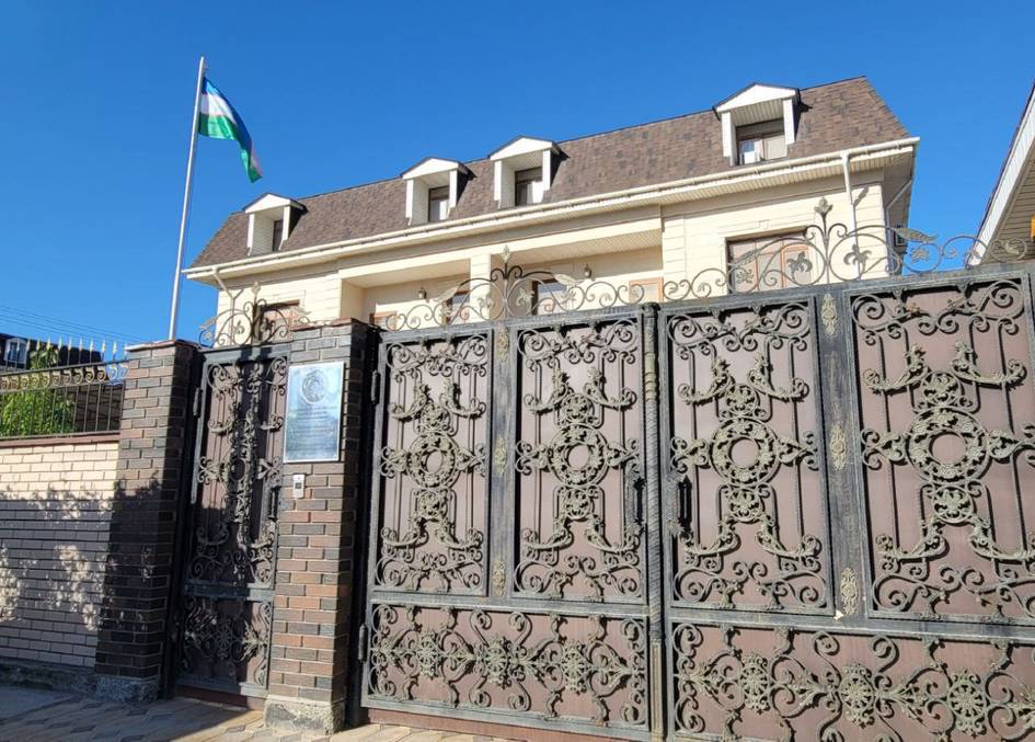 Автобус с 54 узбекистанцами попал в ДТП в Казахстане