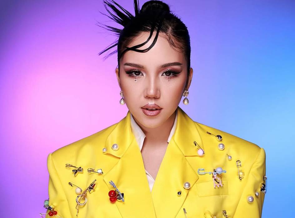 Хонанданинг қизи, актёрнинг келини: ўз продюсерига турмушга чиққан Афруза 29 ёшда