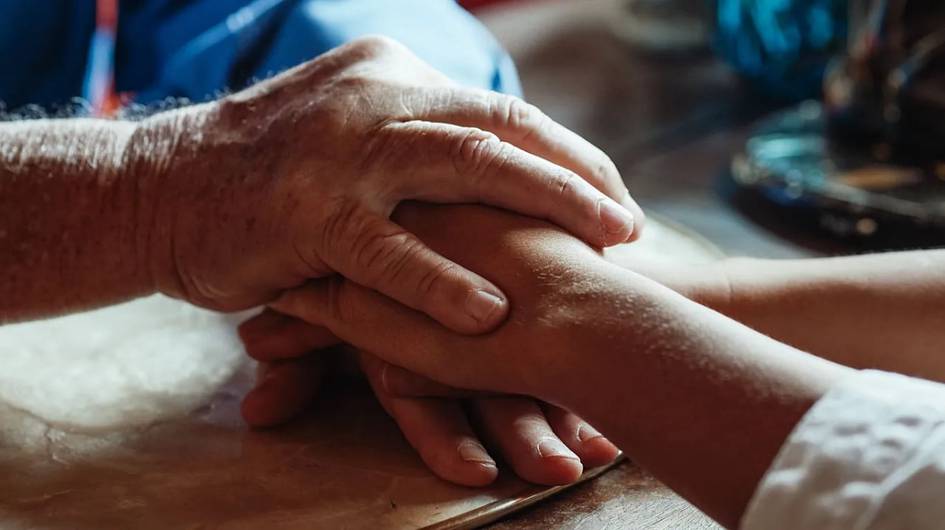 Semizlik Alsgeymer rivojlanishini tezlashtirishi mumkin – tadqiqot