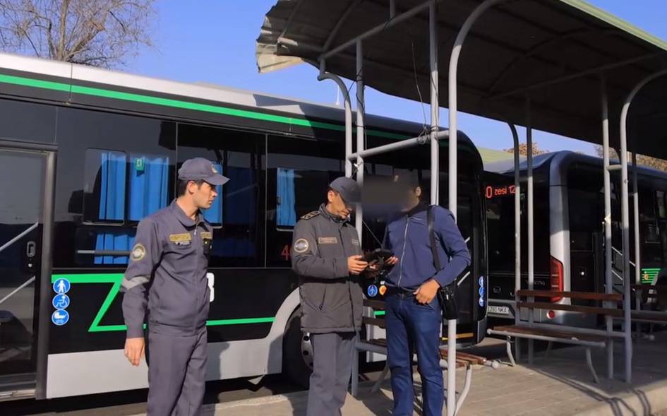 Тошкент автобусларида йўл ҳақини тўламаган 20 мингга яқин йўловчи жаримага тортилди