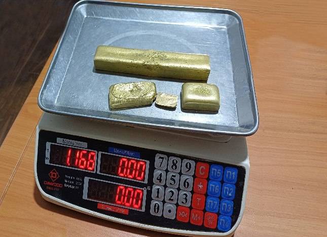 Наманганда 1,1 млрд сўмлик олтинни Қирғизистондан ноқонуний олиб ўтган шахс ушланди