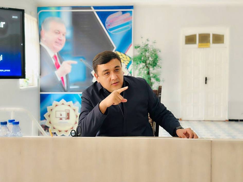 “Mening singlim boʻladi”. Qoʻrgʻontepa hokimi shifoxona rahbariga bemorni ko‘chadan dori oldirmasdan davolashni buyurdi