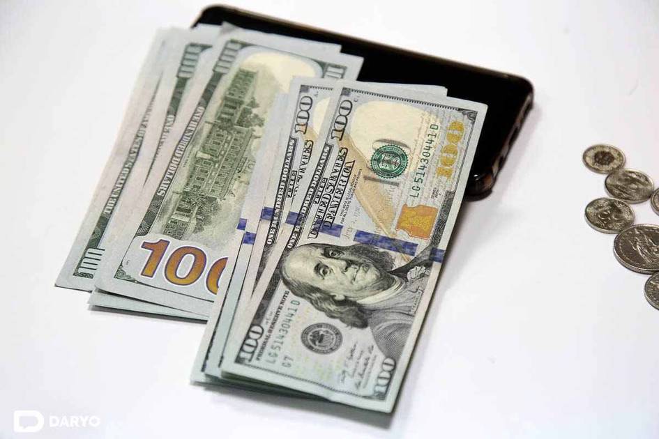O‘zbekistonda dollar rasmiy kursi yana oshdi