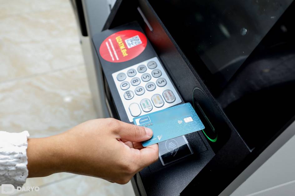 Ўзбекистонда муомаладаги банк карталари сони кескин кўпайди