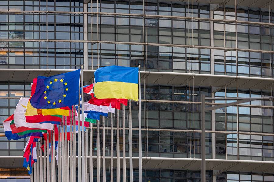 Германия Россия активлари ҳисобидан Украинага бериладиган кредитнинг асосий кафилига айланиши мумкин