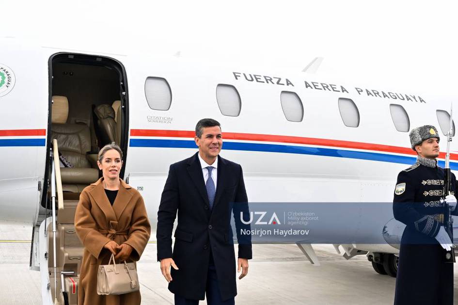 Парагвай президенти рафиқаси билан Ўзбекистонга келди