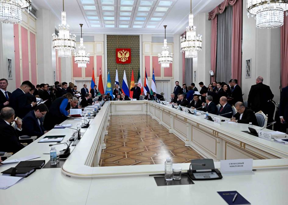 Kyrgyzstan receives 2026 quota for 15,000 electric and hybrid vehicles