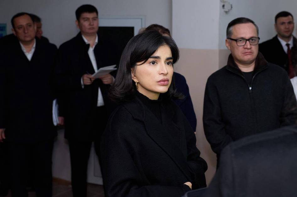 «Нагрузка колоссальная, а условия и возможности не требуют комментариев» — Саида Мирзиёева посетила поликлинику в Ургуте